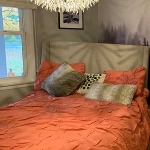 West Elm Coral Pintuck duvet w 2 sham covers